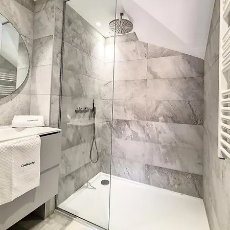 Caseblanche - La Retreat Mae-2984